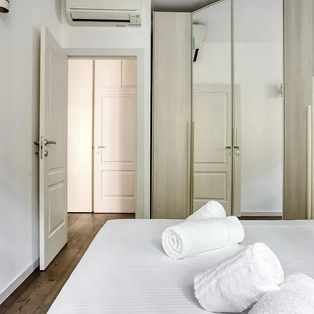 Joivy Superb 2bed Flat With Balcony Διαμέρισμα Μιλάνο