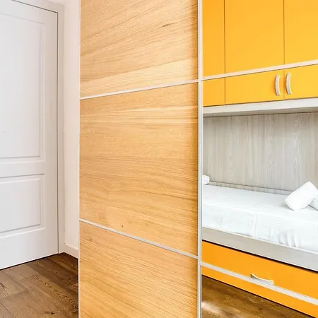 Joivy Superb 2bed Flat With Balcony Appartement Milaan