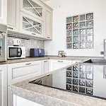 Joivy Superb 2bed Flat With Balcony 아파트 밀라노